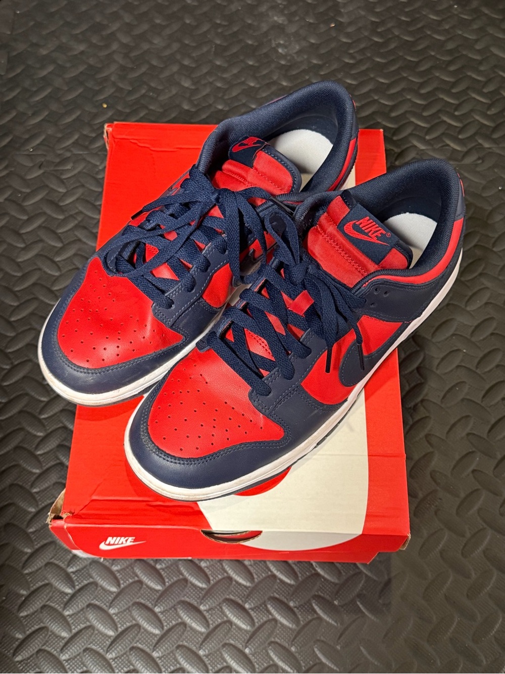 Nike Dunk Low Retro sz 10 Men’s Low-Top Sneakers - Navy & Red